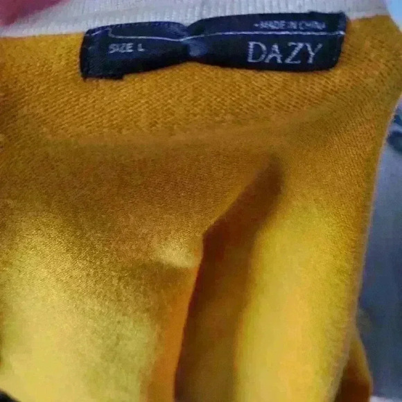 DAZY music  cardigan. Size large. - Picture 6 of 6